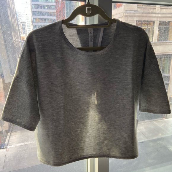 Lululemon Minimal Short Sleeve (NWT) - Picture 4 of 8